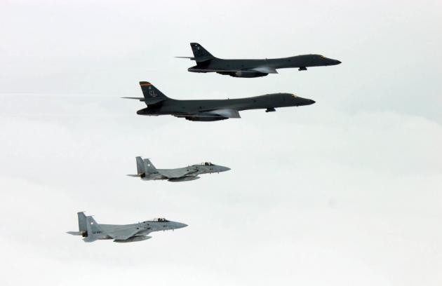 Απάντηση Τραμπ σε Κιμ Γιονγκ Ουν – Αμερικανικά βομβαρδιστικά πέταξαν πάνω από την κορεατική χερσόνησο (εικόνες)